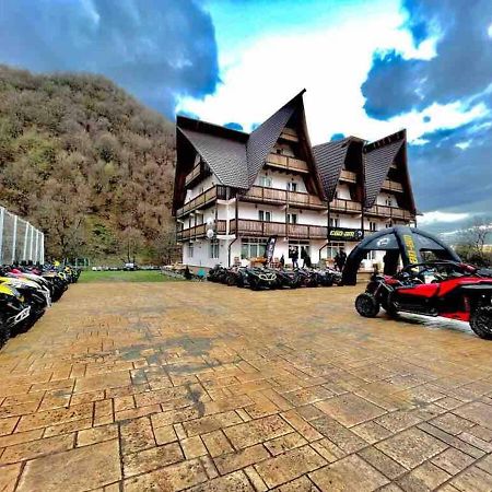 Conacul Vanatorului, Borlova - Muntele Mic - Enduro Base Exterior foto