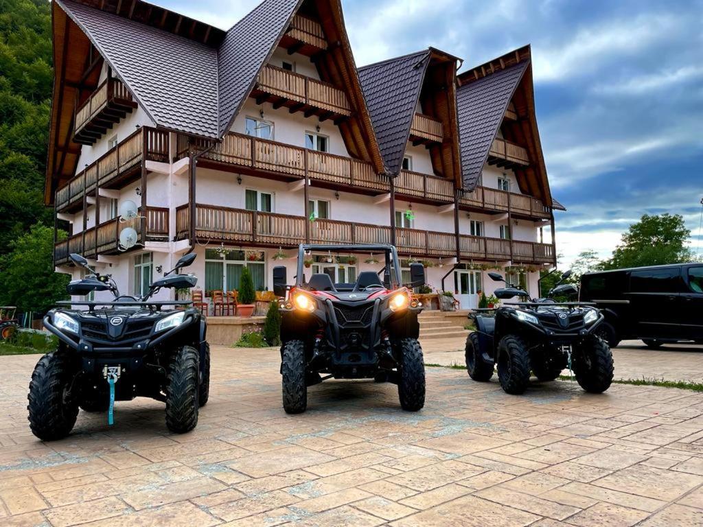 Conacul Vanatorului, Borlova - Muntele Mic - Enduro Base Exterior foto