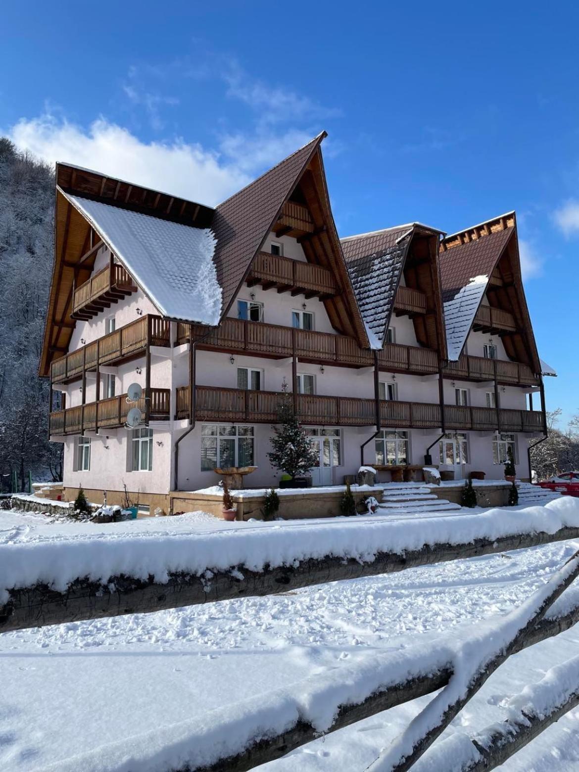Conacul Vanatorului, Borlova - Muntele Mic - Enduro Base Exterior foto