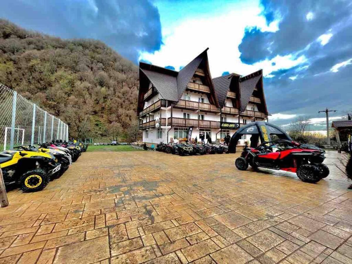 Conacul Vanatorului, Borlova - Muntele Mic - Enduro Base Exterior foto