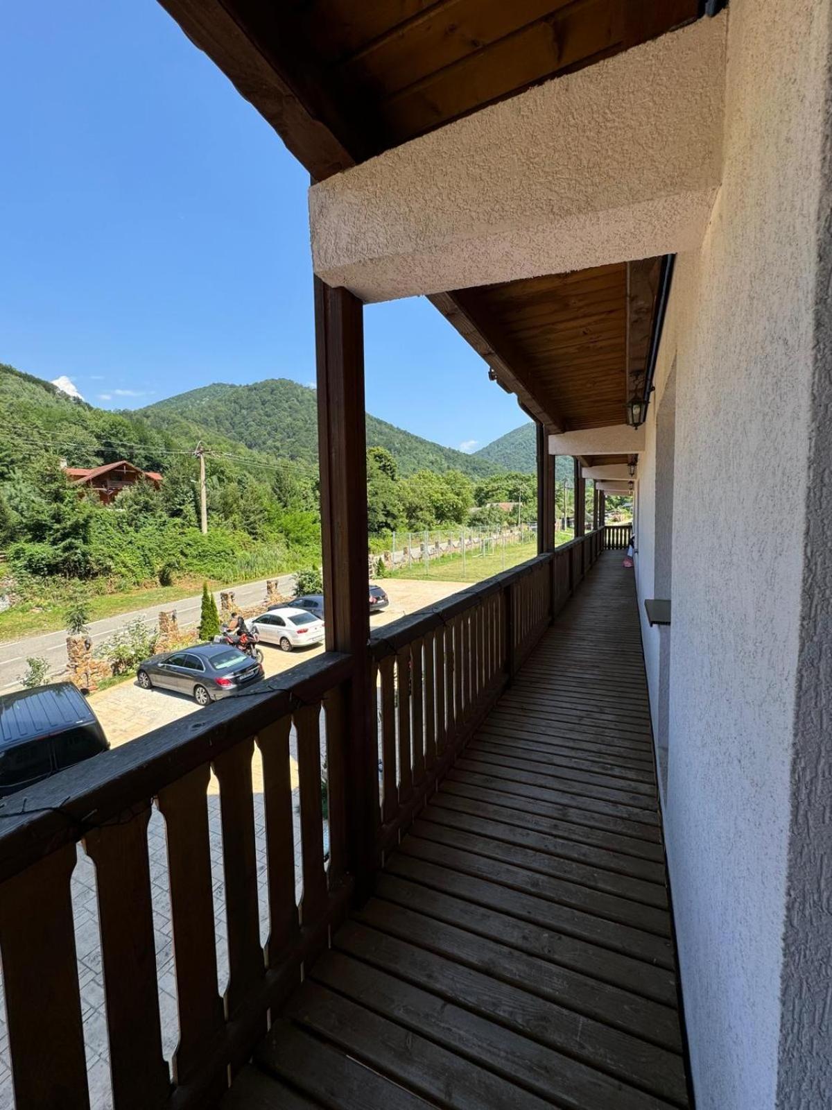 Conacul Vanatorului, Borlova - Muntele Mic - Enduro Base Exterior foto